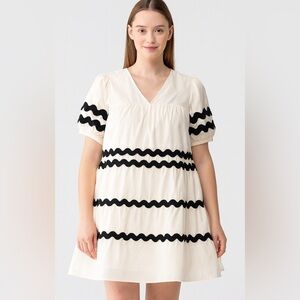 Entro Cream‎ and Black Wavy Stripe Dress Size 1X Fits like an XL Baby doll